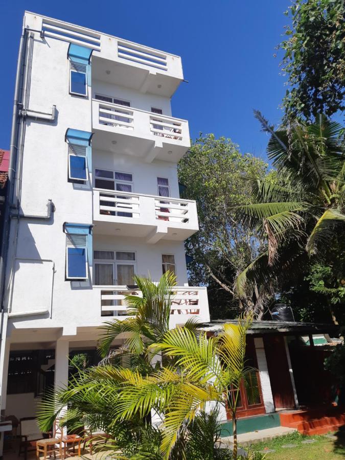Beach Paradise Hotel Matara Exterior photo